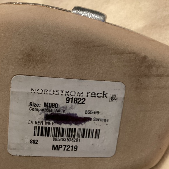 Badgley Mischka Size 8 Metallic Silver Heels with Pearl Accents - Picture 5 of 7